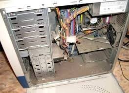 Пыльный системный блок.