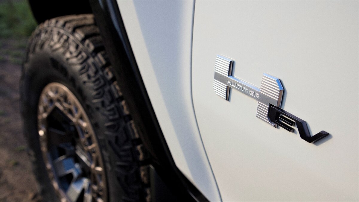 Возрожденный GMC Hummer EV  - экологичный бескомпромиссный внедорожник!