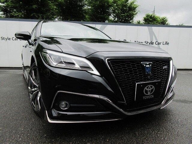   Toyota Crown 2020   35  5           