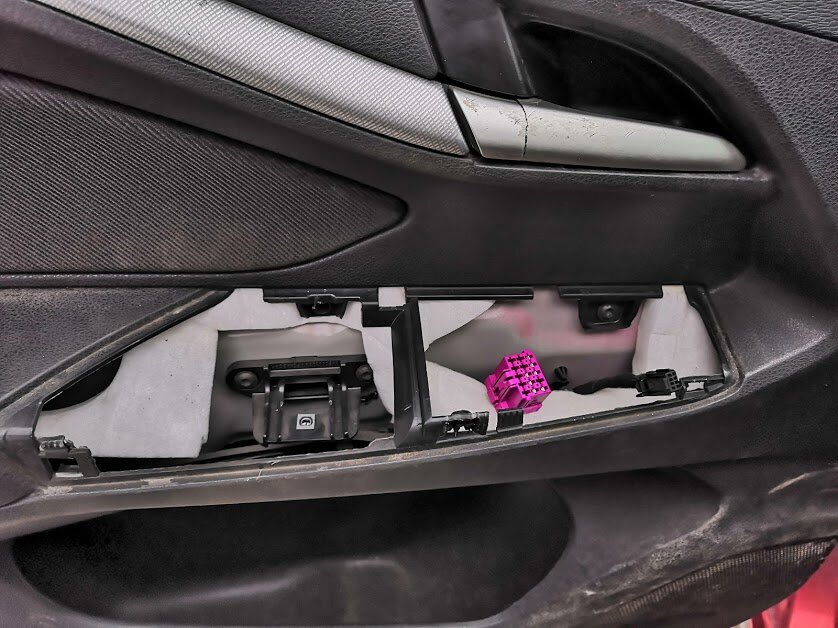 Снятие карты двери водителя и снятие сломанной ручки двери