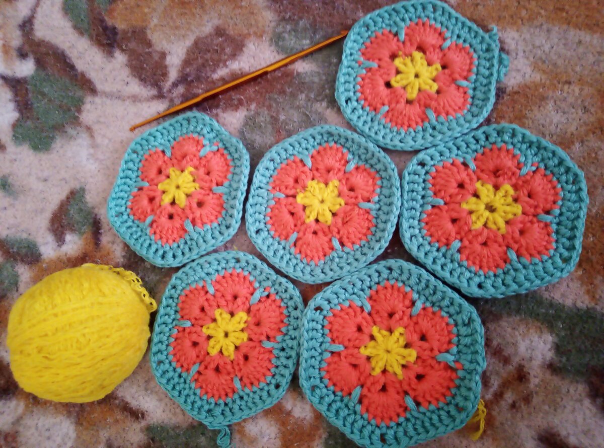 Африканский цветок