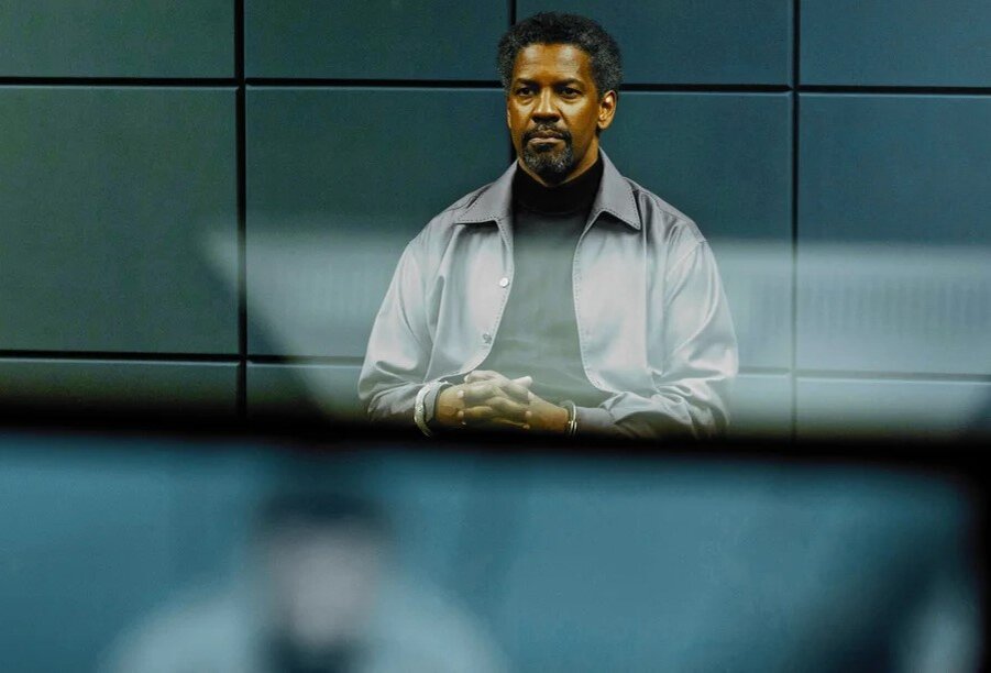 Дензел Вашингтон в роли Тобина Фроста. Кадр из фильма "Код доступа "Кейптаун". Изображение взято из свободных источников