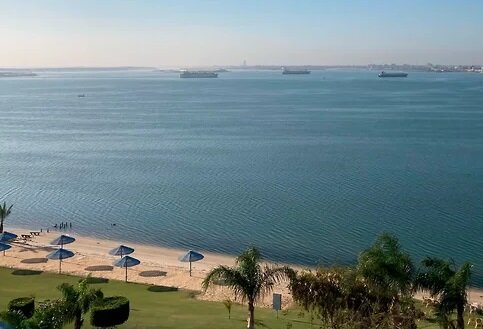 Колонна судов. Фото AP