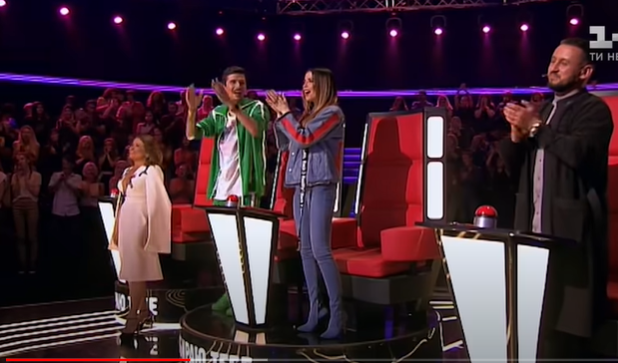 Кадр из видео Данэлия Тулешова "Stone Cold" – выбор вслепую – Голос. Дети 4 сезон