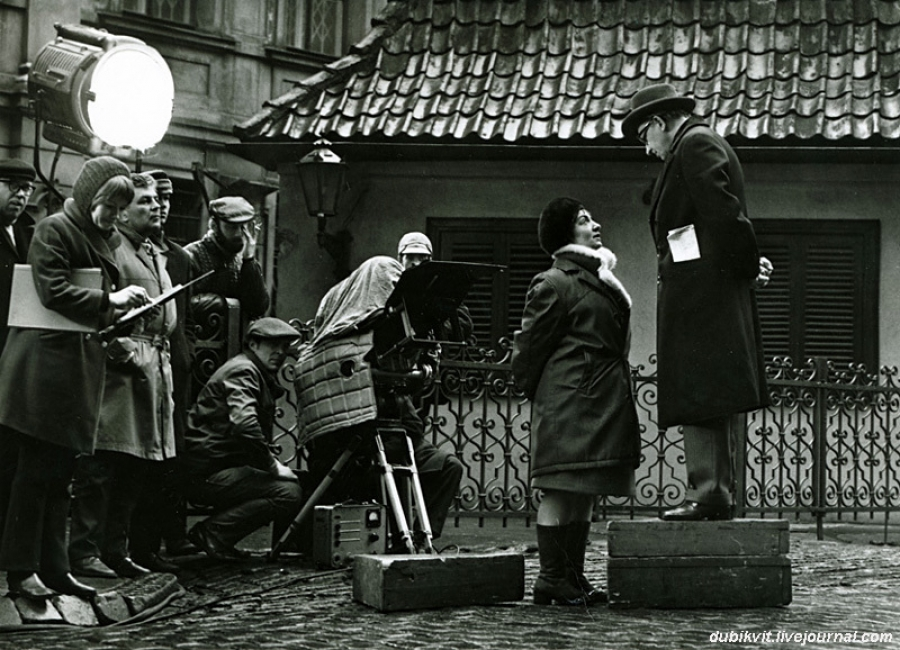 Фильм стал настоящим хитом, однако, когда в начале 1973 года он был смонтирован и его показали высокому телевизионному начальству, на голову режиссера посыпались первые упреки… Какие скандалы вызвал-23