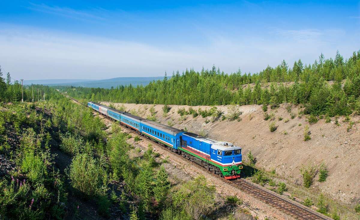 Поезд на перегоне Чульман - Чельбасс. 
