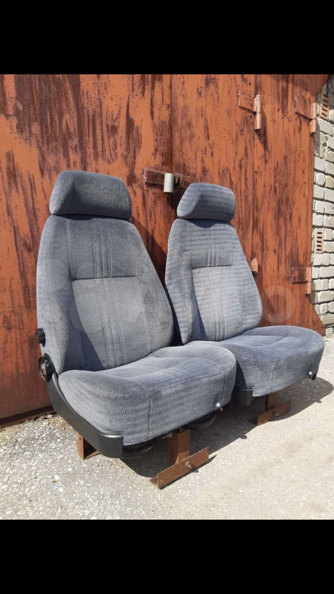 Передние сидения от Волги 3110
