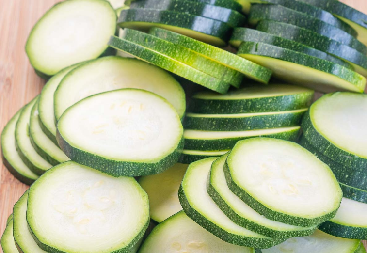 У меня цукини - разновидность кабачка обыкновенного, родом из Италии. 