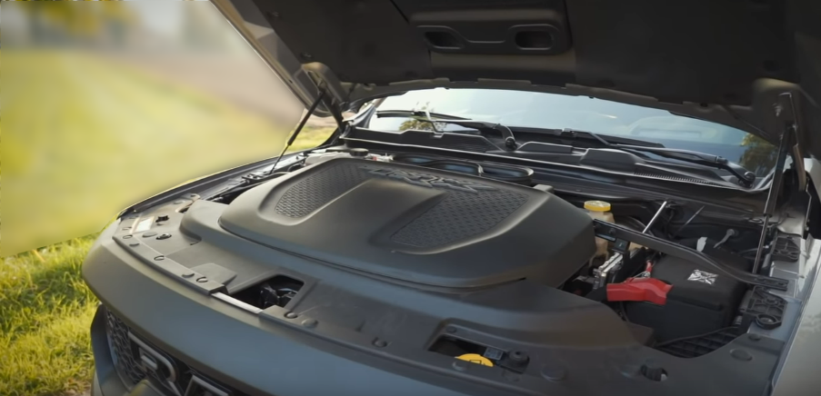 Подкапотное пространство.