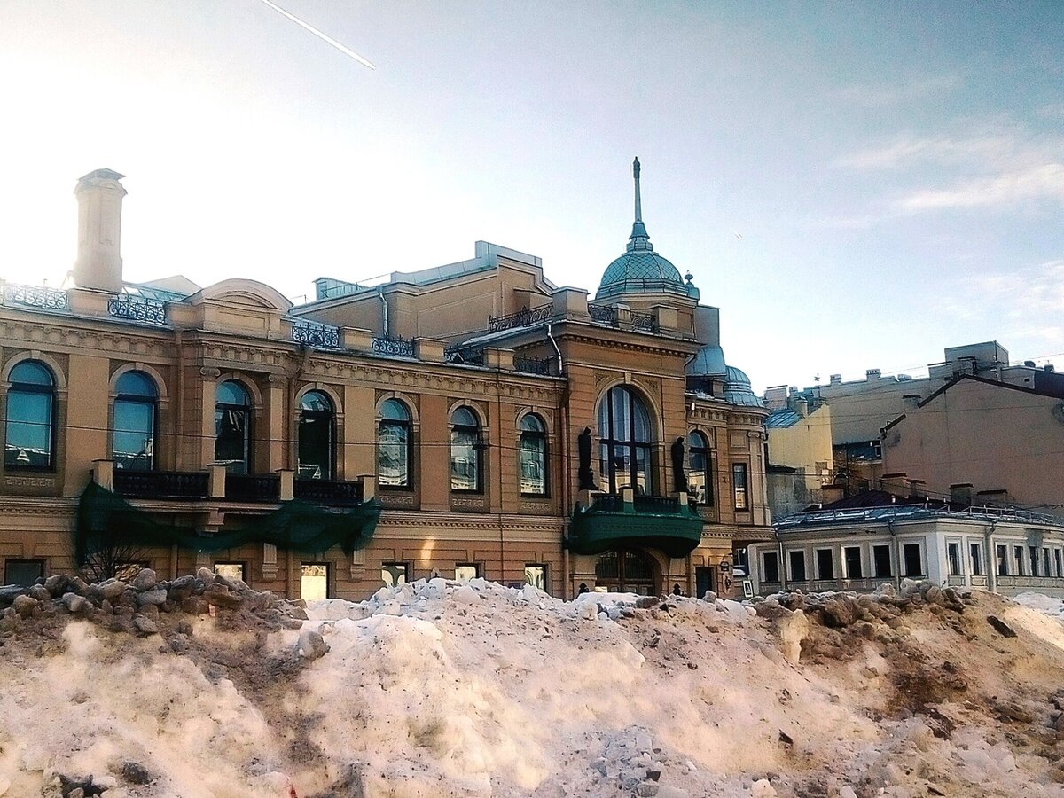 Набережная канала Грибоедова 5 лет назад. Фото автора