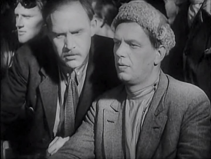 " Ленин в Октябре"- Ванин в роли большевика ( слева)