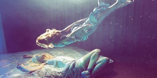 Из всего, что я пережил в ОСах, полёт - это самое чудесное и безобидное действие. Представь, что ты можешь полетать сейчас! Было бы классно?