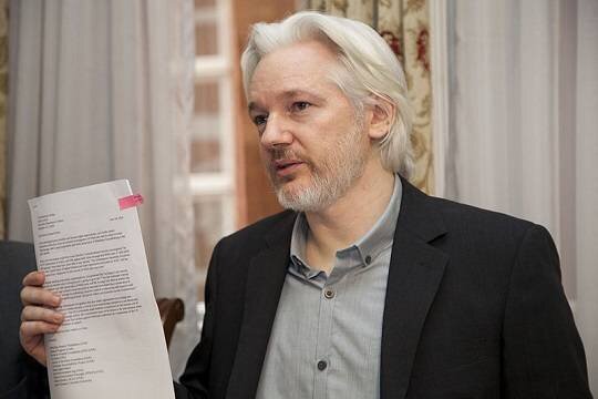    Суд выдал ордер на экстрадицию Ассанжа в США