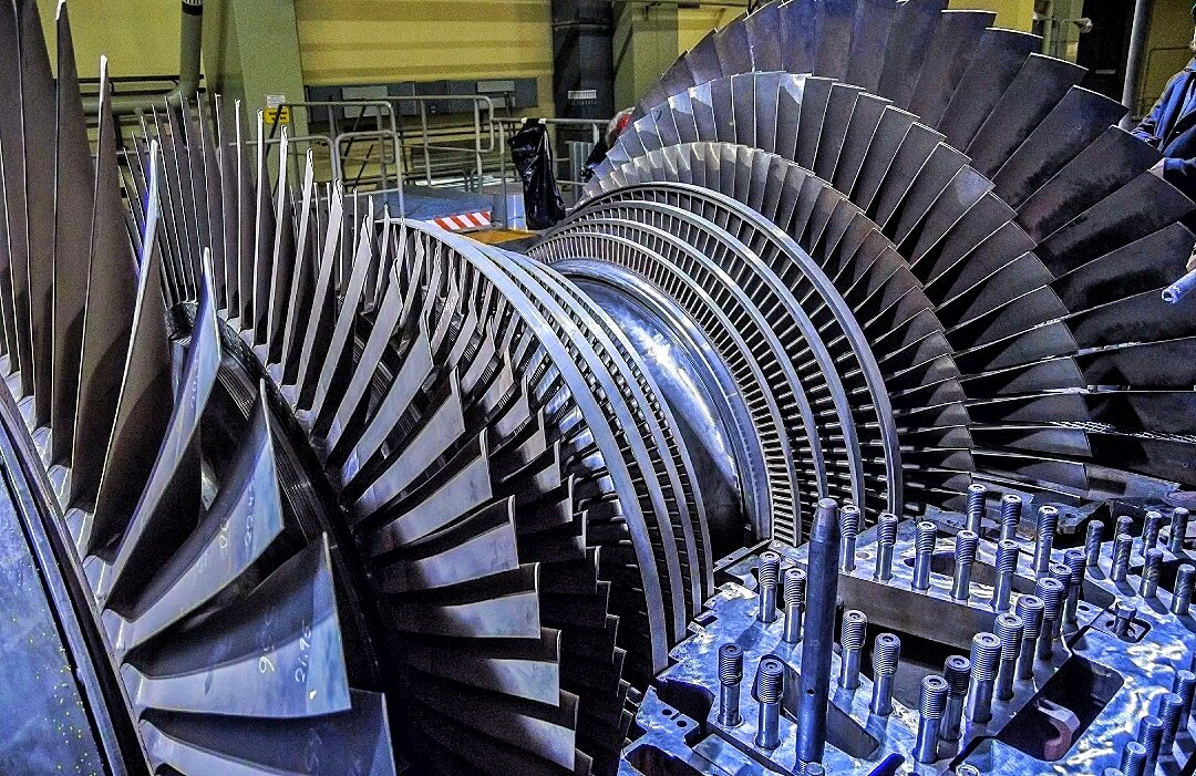 Производство газовых турбин. Турбина SST-600. Паровая турбина АЭС. Паровая турбина лопасть 15м. Паровые турбины силовые машины.