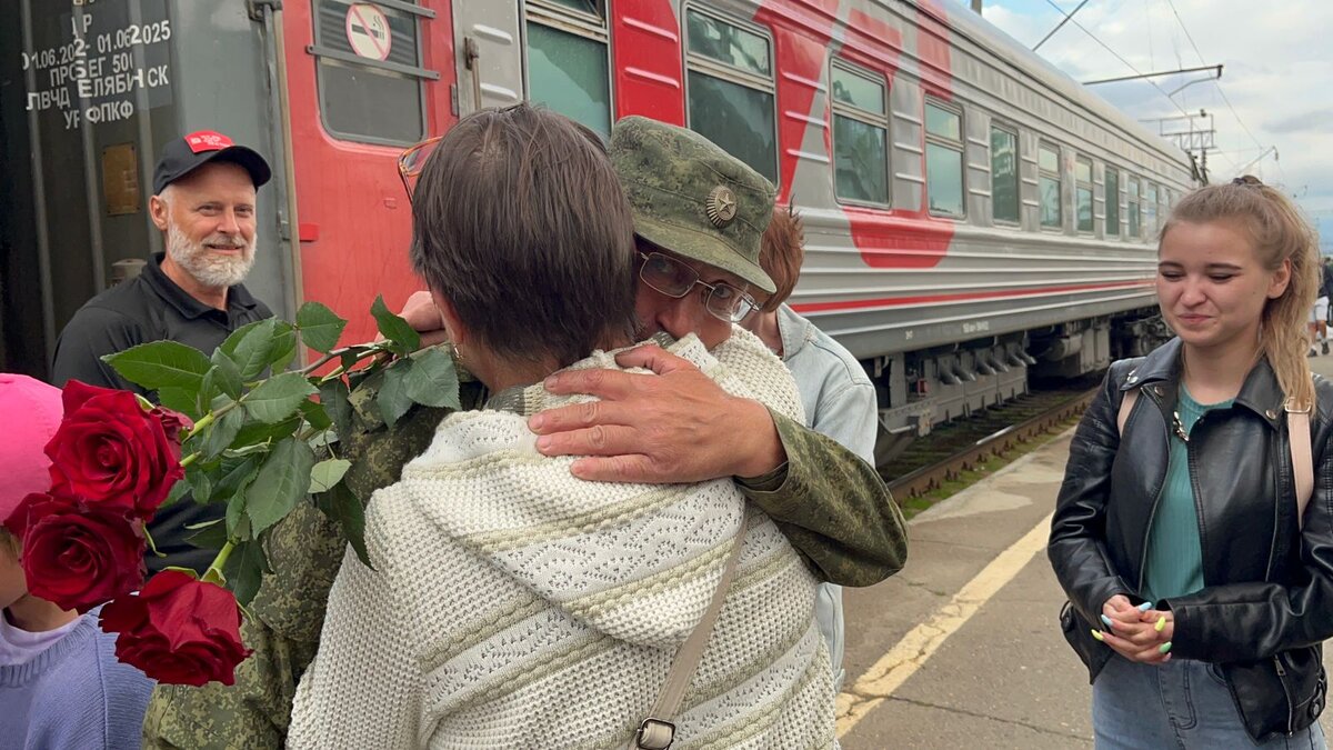 В Агрызе встретили добровольца, вернувшегося со спецоперации на Украине |  Агрызские вести | Дзен