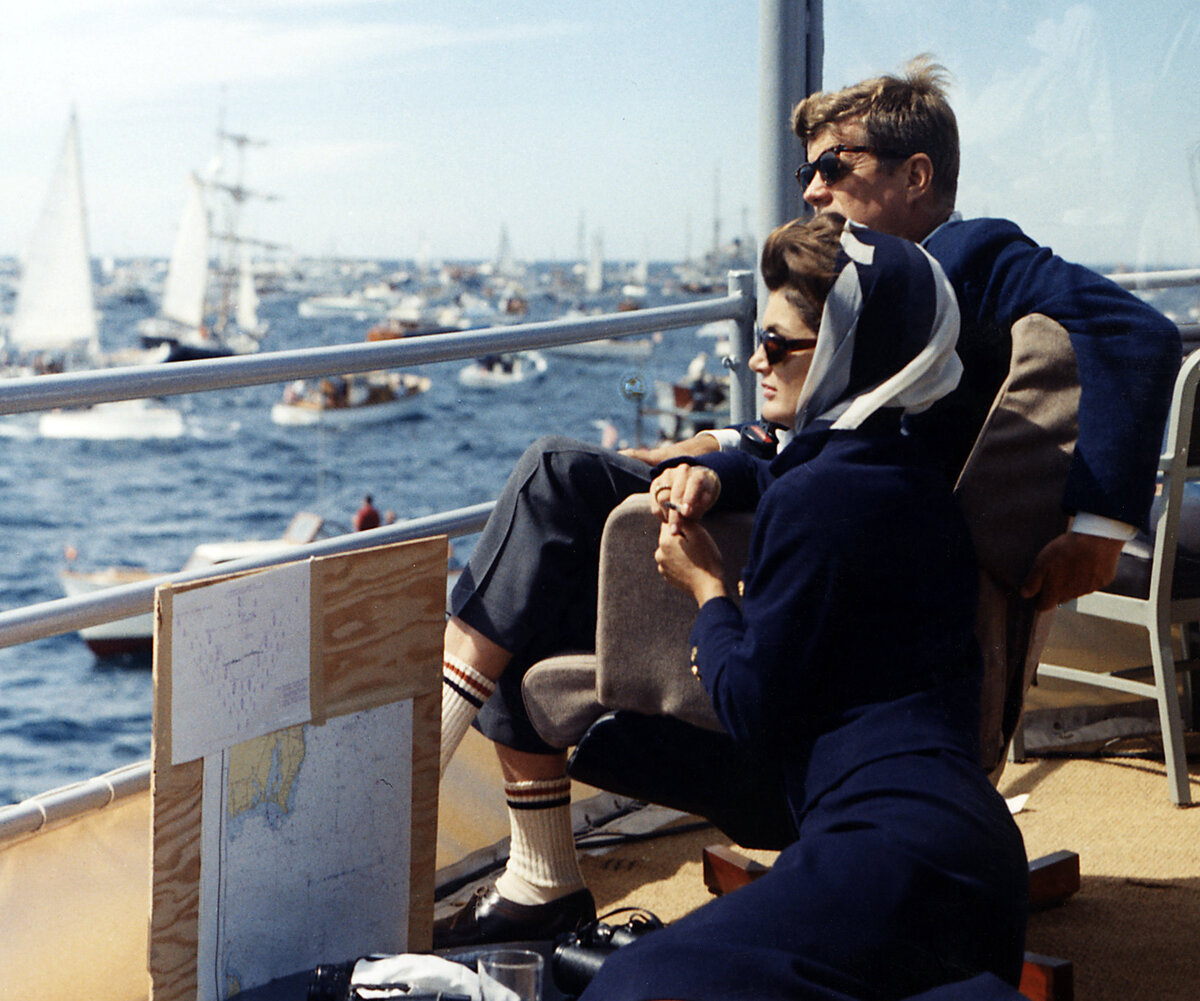     Какая женщина никогда не станет стильной: меткая цитата Жаклин Кеннеди