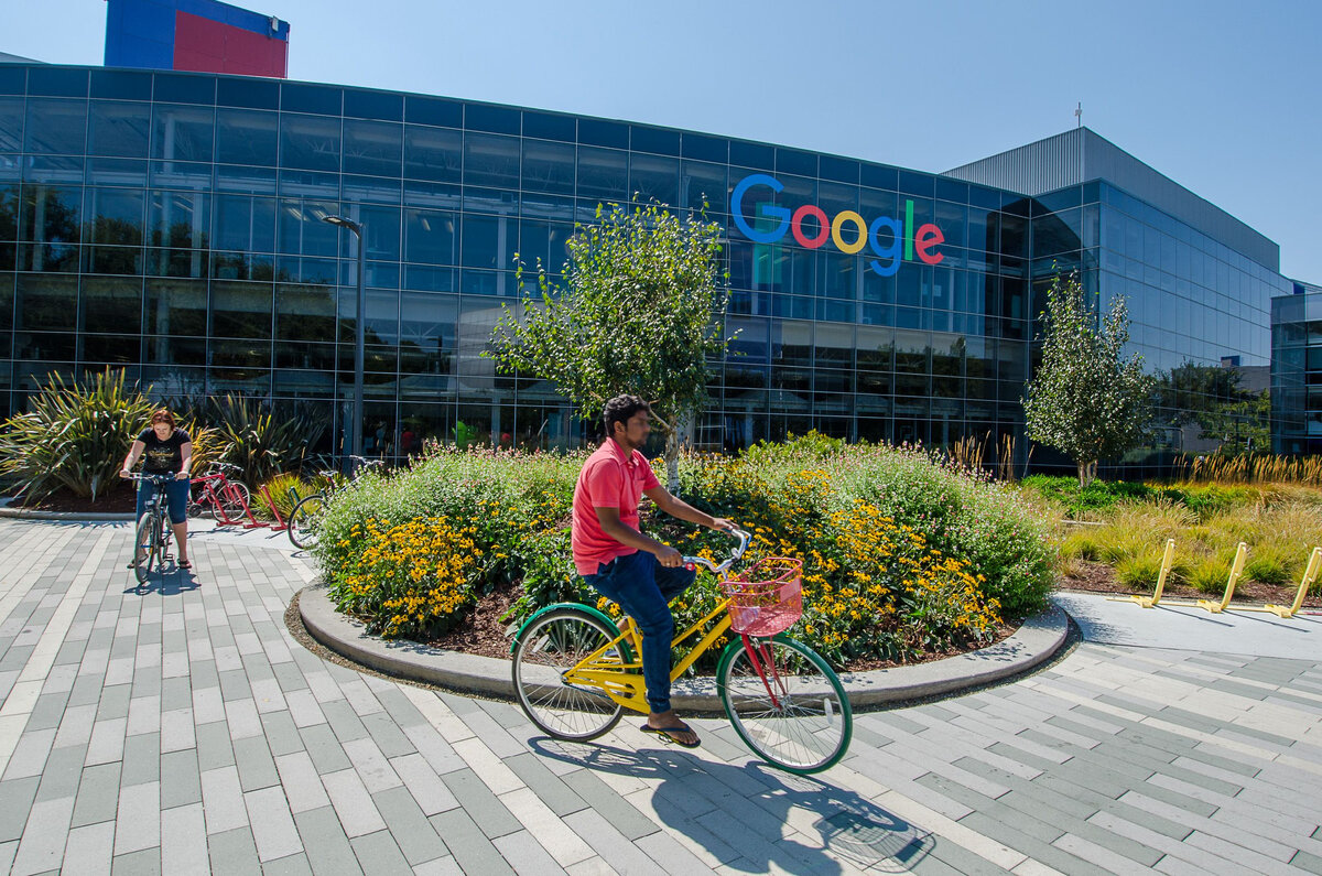 2. Территория Googleplex 