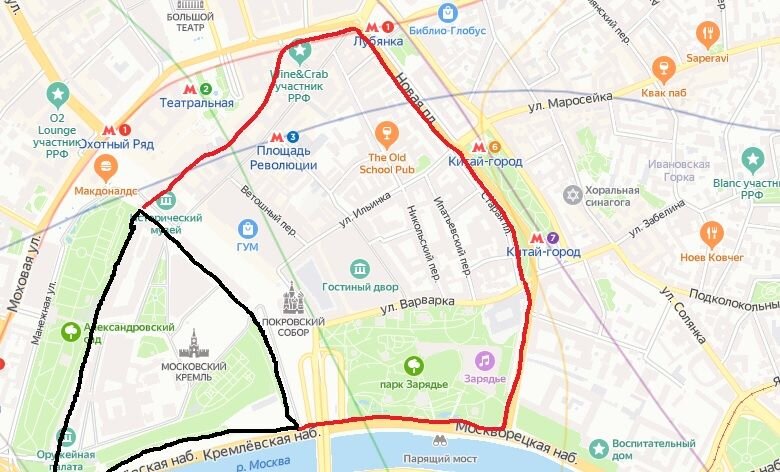 Красной чертой – границы Китай-города, черной – границы Кремля