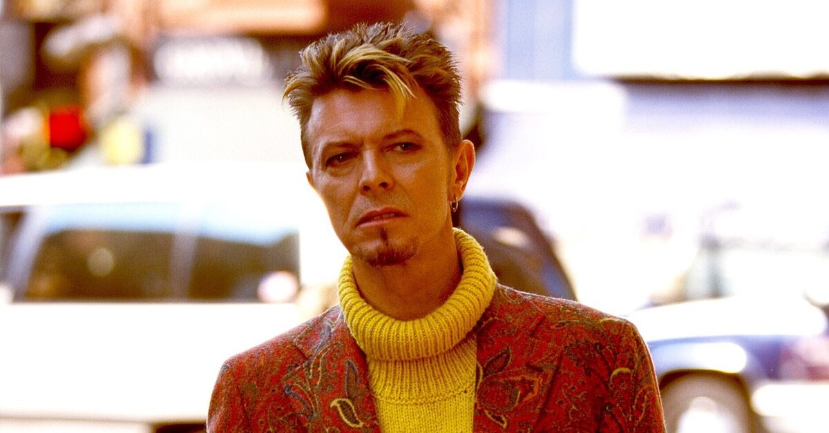 Его внешность запоминалась в любой форме