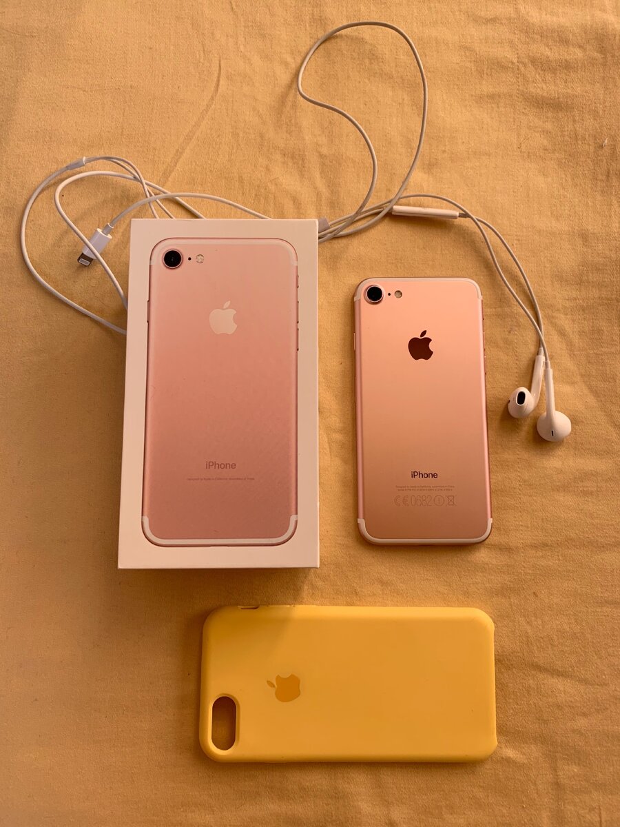 Мой первый айфон, который я выиграла в Марафоне Женственности:)