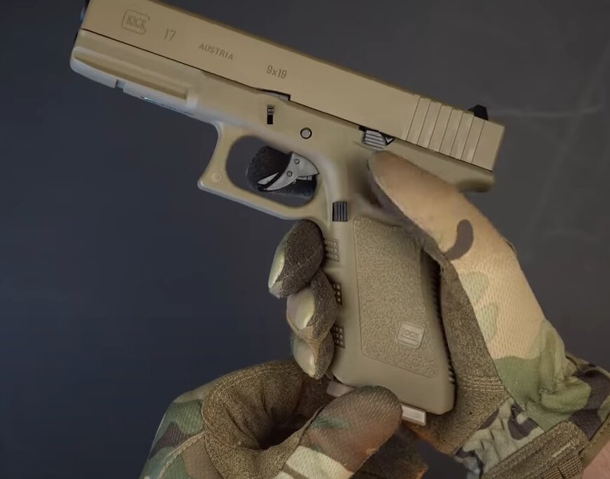 Глок 34 East Crane. Глок от 1 лица. Магазин газовый East Crane для Glock 17 GBB Али. East Crane GBB пистолеты.