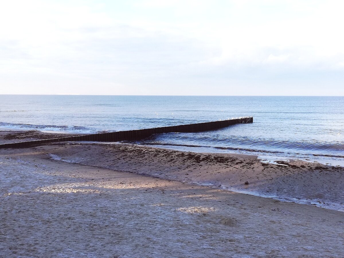 Дорога к морю от квартиры. Фото в галерее. 