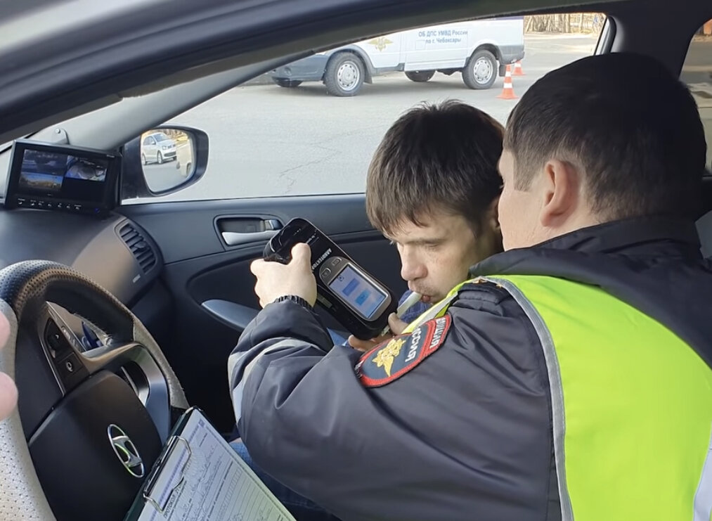 Наказание за управление транспортным средством лишенным. Нетрезвый водитель в Тюмени 2021год на Инфинити в апреле.