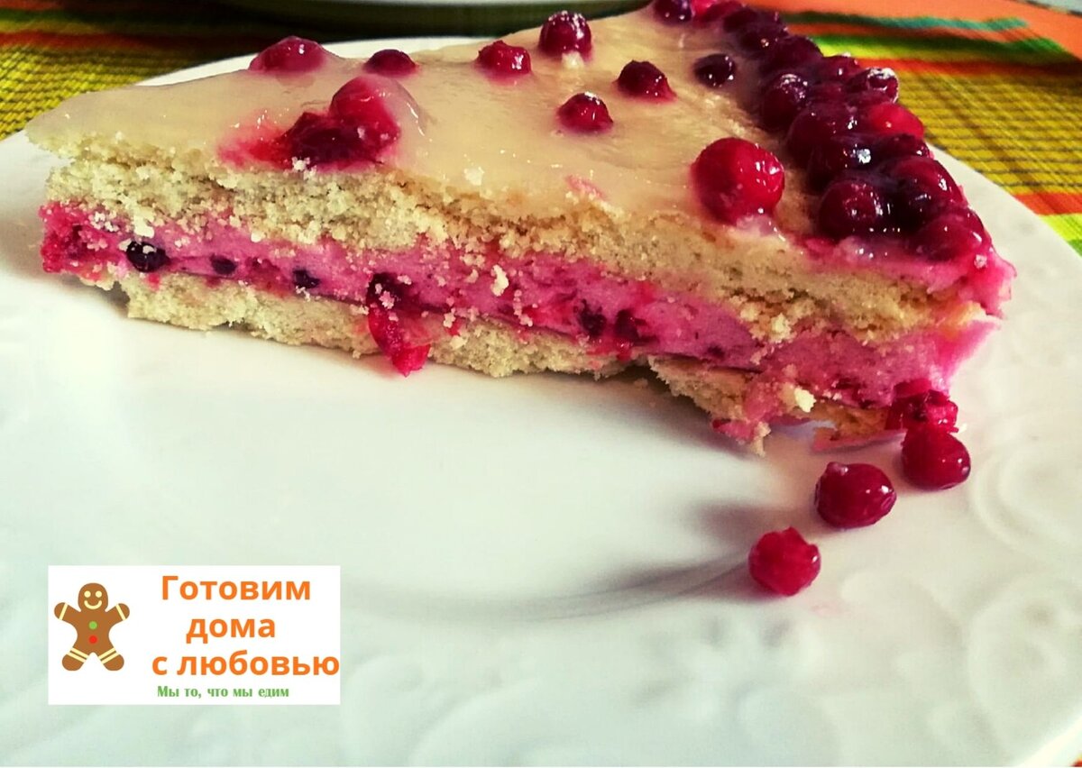 Брусничное суфле и песочное тесто.