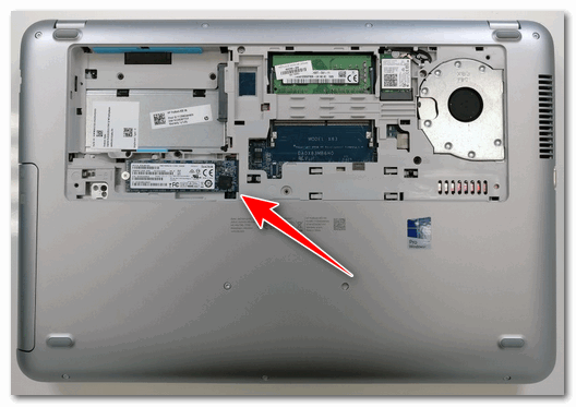 Тут - место под M.2 SSD. Кстати, SSD в ноутбуках использовать предпочтительнее, поскольку они не только быстрее, но и невосприимчивы к механическим воздействиям