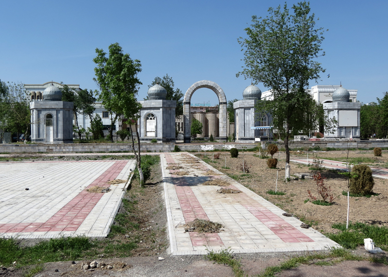 Город ширин. Город Гулистан Сырдарьинской области Узбекистан. Узбекистан Гулистан парк. Ташкент Гулистан. Сырдарья Гулистан.