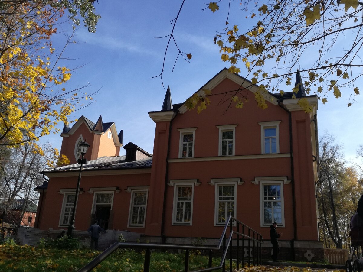 Главный усадебный дом Тимохово-Салазкино. Фото автора