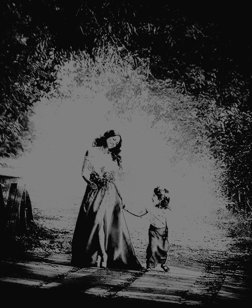 Только сейчас, прогуливаясь со своей дочкой я чувствую, что я настоящая, любящая мама, но в самом начале ее рождения я себя такой не считала.