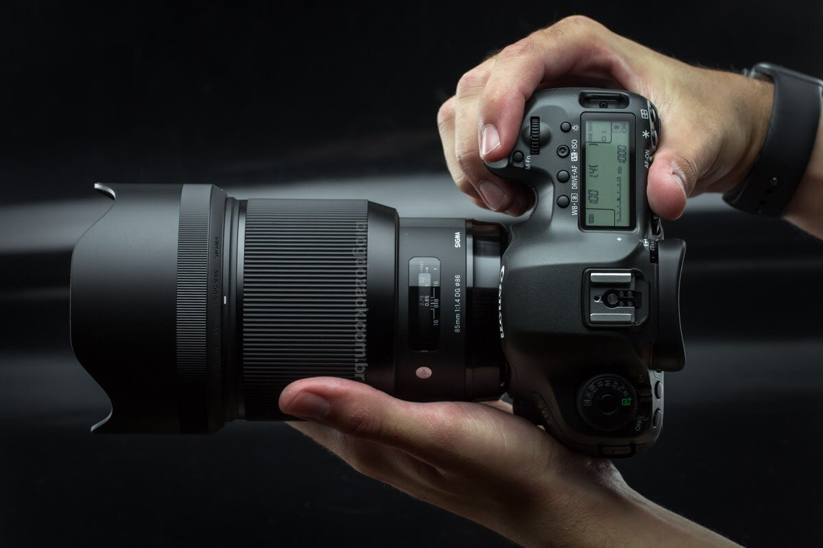 Конечно, Sigma 85mm f/1.4 не самый маленький объектив, но качество картинки и высокая светосила с лихвой компенсируют все неудобства. Фотография: blogdozack.com.br