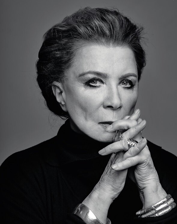 Алла Демидова