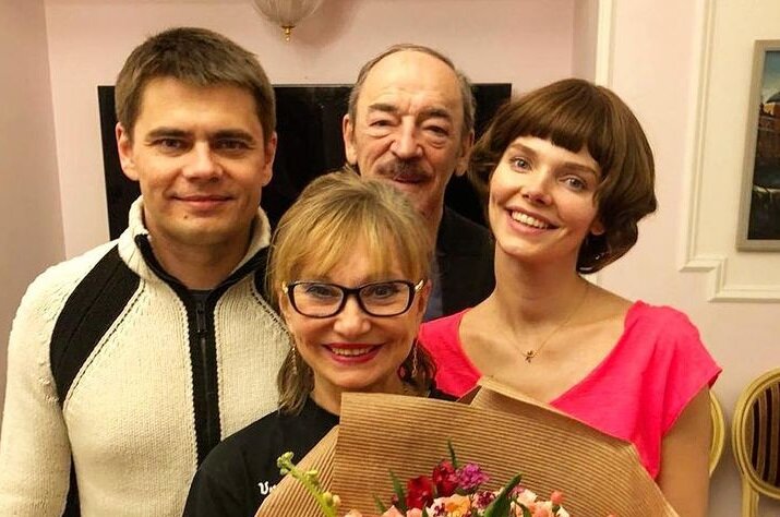 Михаил Боярский с женой и детьми