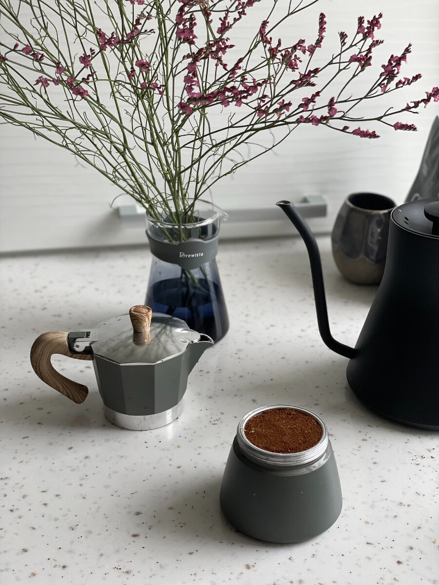  На фотографии мока Gnali&Zalli на 3 чашки