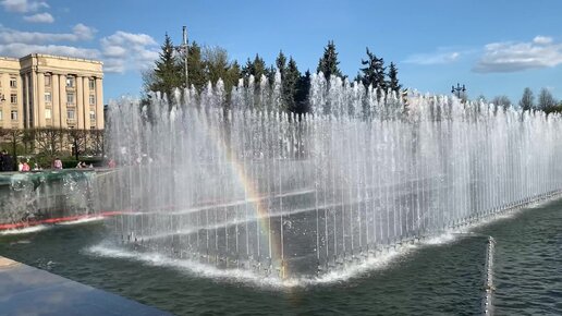 Прекрасные фонтаны в Петербурге