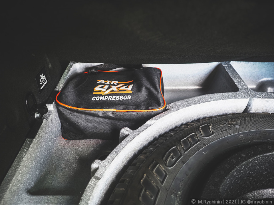Организуем спальное место в багажнике нового Renault Duster. Если бы не показали, сам бы не додумался8