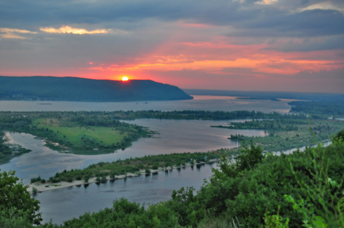 Так выглядит Волга в Самаре. Она уже прошла 2200 км от истока.
