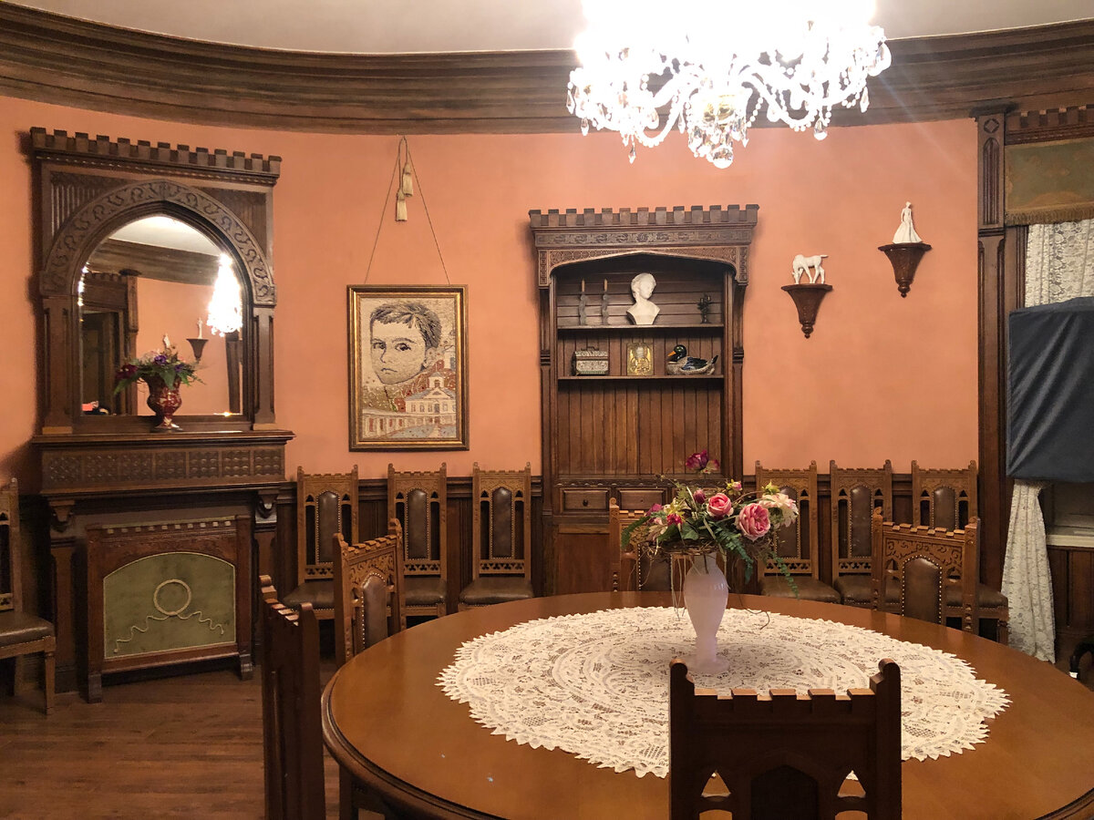 Дубовый зал