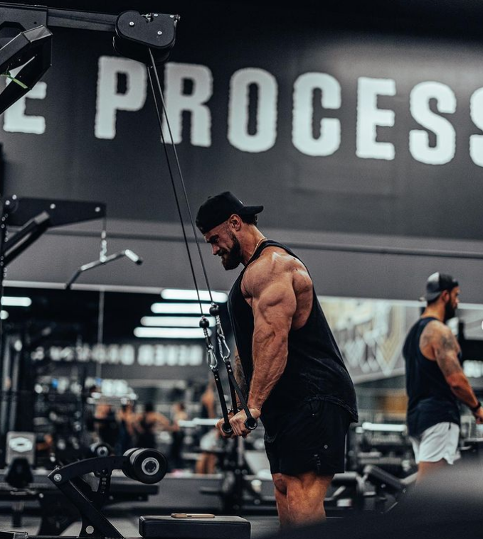 Chris Bumstead РЅРѕРіРё