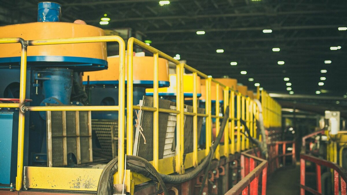     На обогатительной фабрике Учалинского ГОКа завершаются опытно-промышленные испытания интеллектуальной системы «Цифровой советчик» — Smart Adviser.