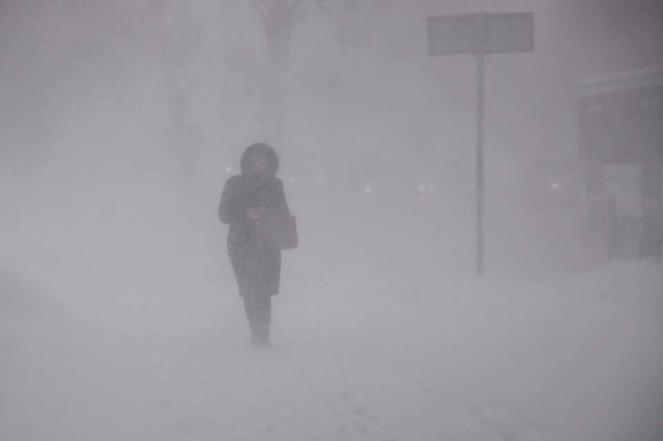     Снег непрерывно будет идти три дня. Олег Укладов