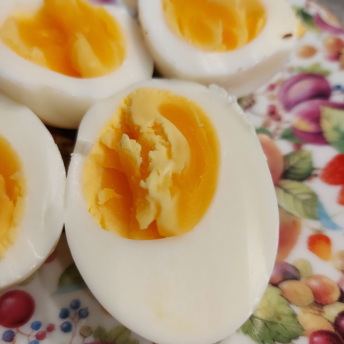 В яйце прекрасно все, и белрк, и желток