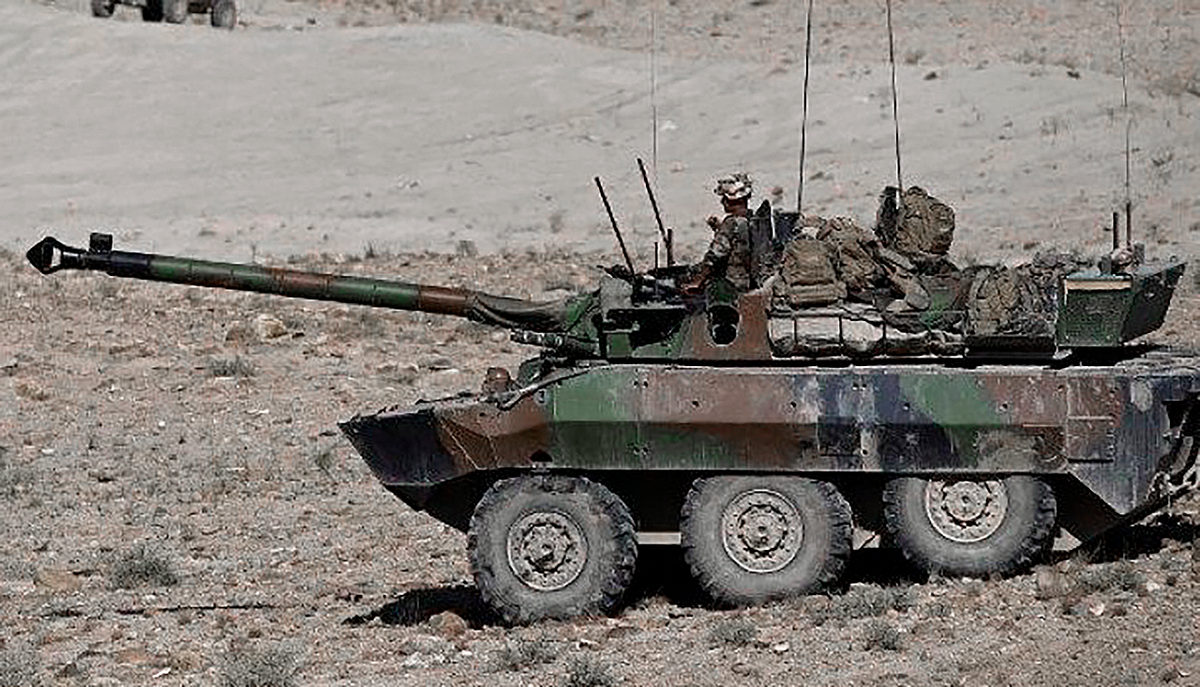 Amx 10 rc. AMX-10rc колесный танк. Колесные танки AMX-10 RC. Колёсный танк Франция AMX-10rc. Французский танк AMX-10rc.