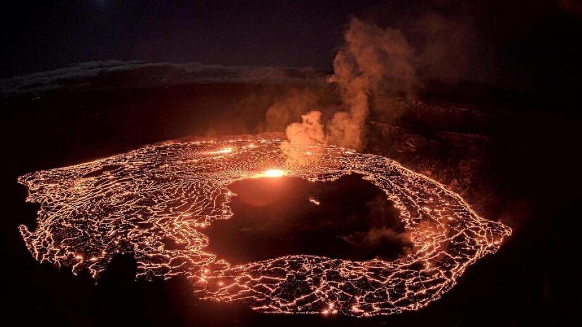    Извержение вулкана Килауэа:twitter.com/Volcanoes_NPS