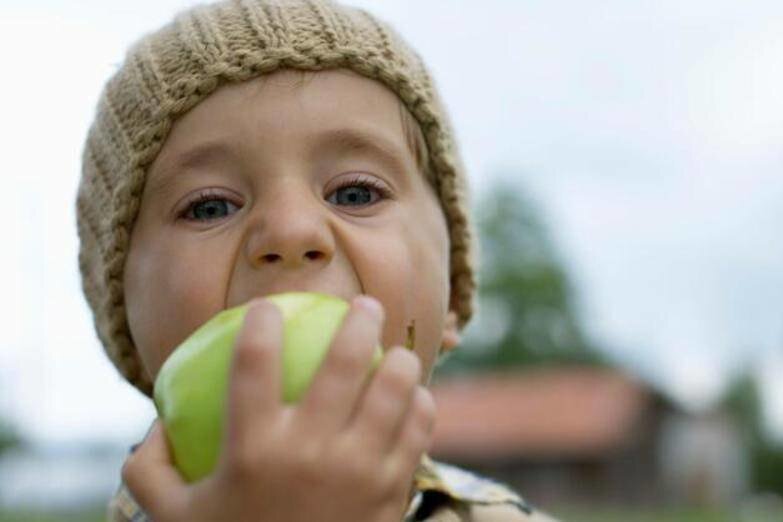     Почему ребёнок кусается и как его от этого отучить