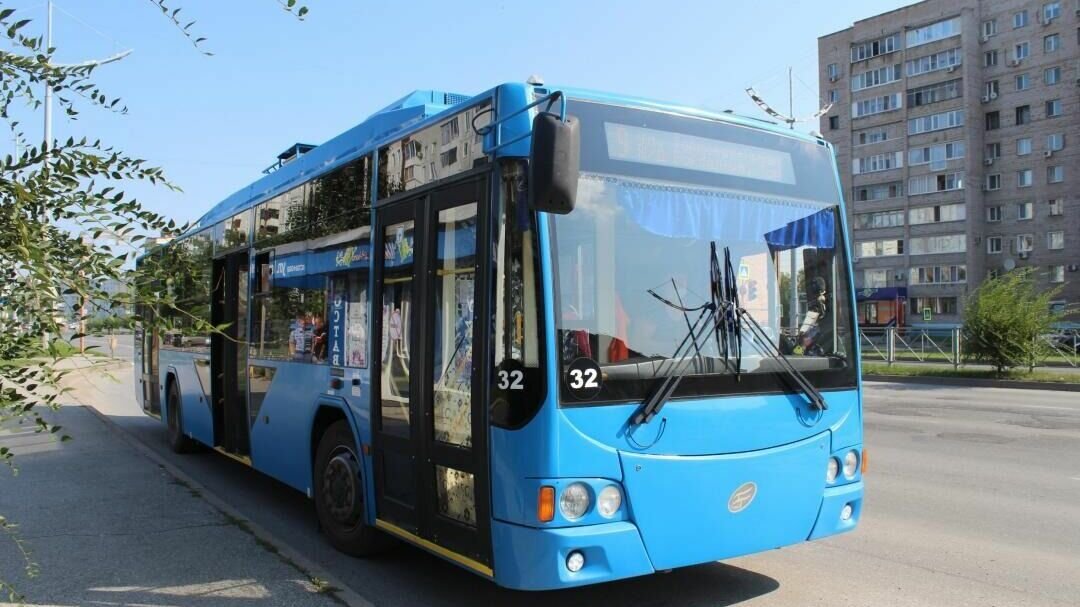     В Абакане изменилось расписание движения автобусов и троллейбусов — смотрим, как теперь ходит общественный транспорт.