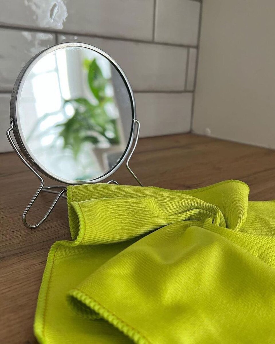 Салфетка для стёкол и зеркал не требующая химии 