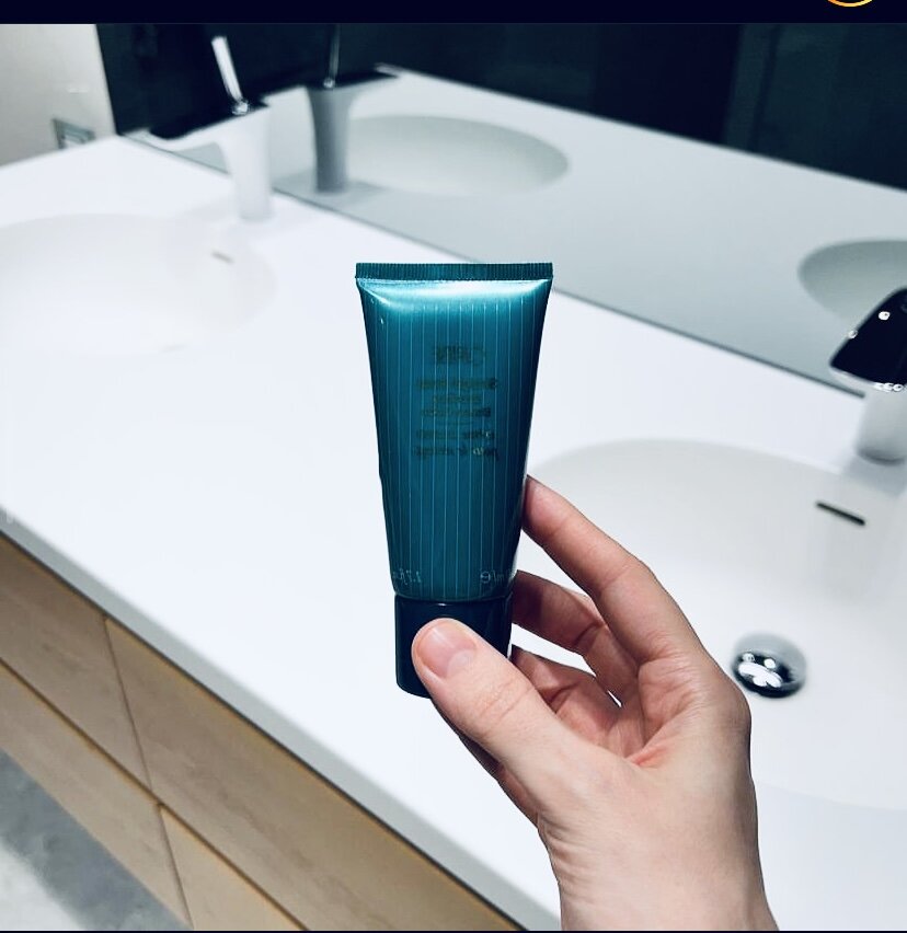 ORIBE Straight Away Smoothing
Blowout Cream❤️